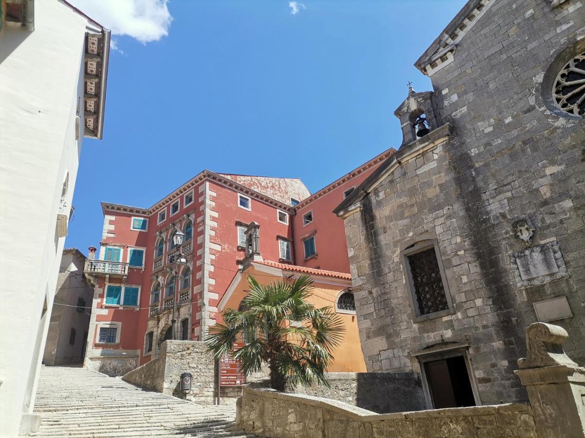 Apartment Branko With Terrace, Old Town Labin Ngoại thất bức ảnh